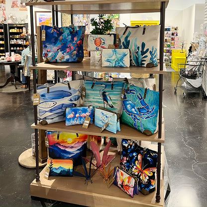 Mammals Tote bag delights zoo and boutique buyers